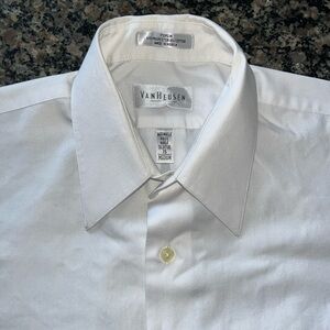 Van Heusen Classic White Casual Button-Down Short Sleeve Shirt